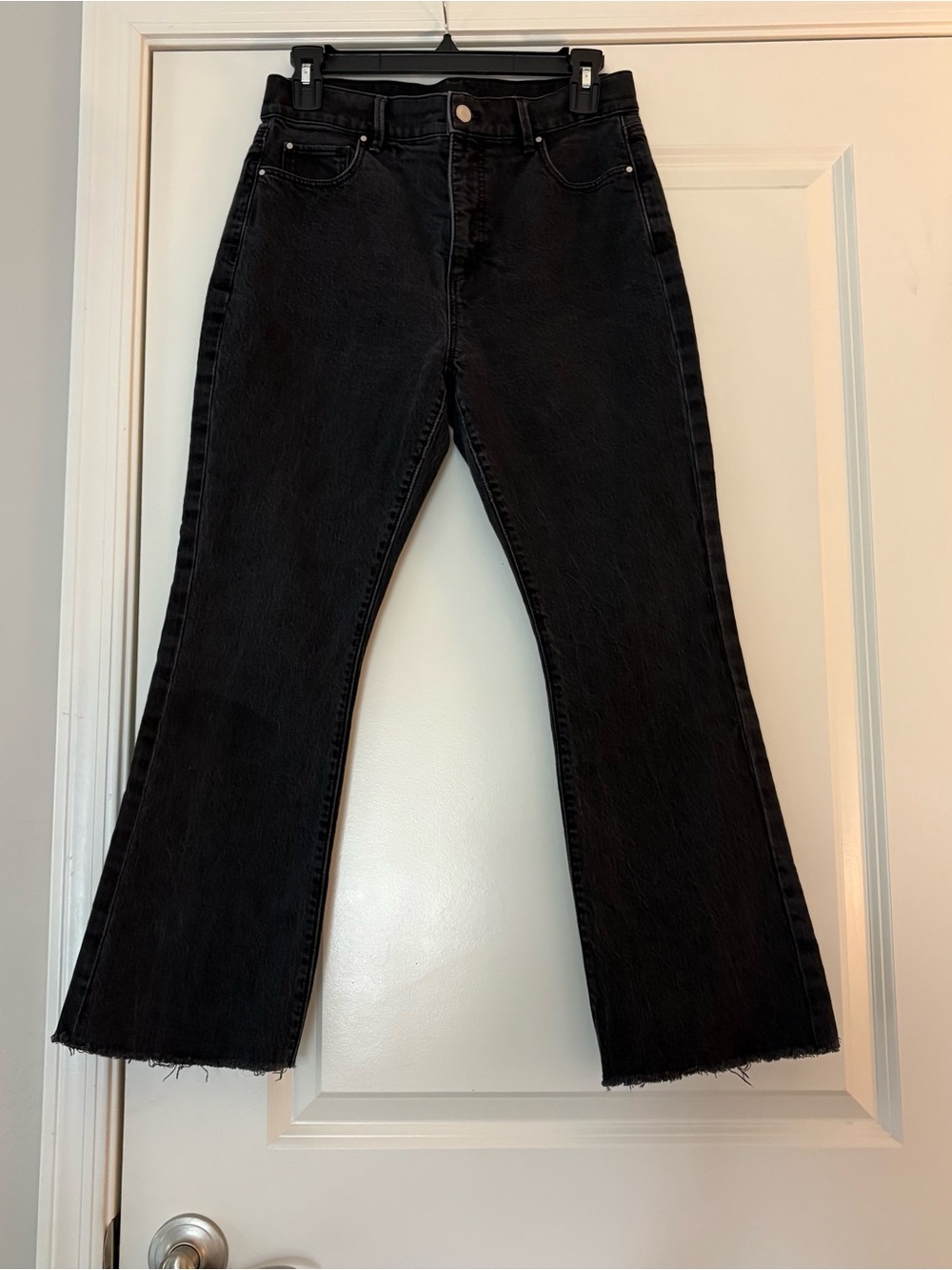 Ann Taylor Women’s Black “the Kick Crop” High-Rise Cropped Jeans